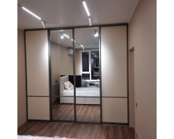 Uși glisante la comandă